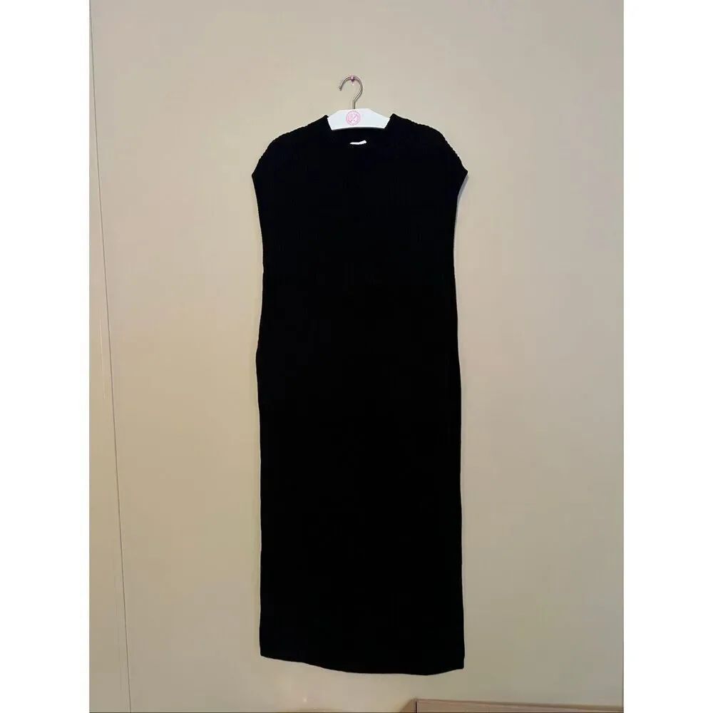 H&M Black Short Sleeve Sweater Dress Woman’s Size Small